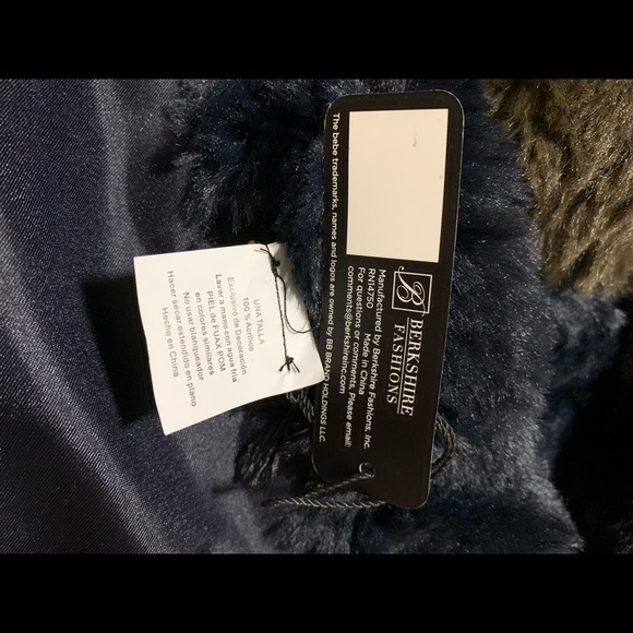 bebe extra long faux fur scarf/wrap w color blocking, NWT - Picture 3 of 6